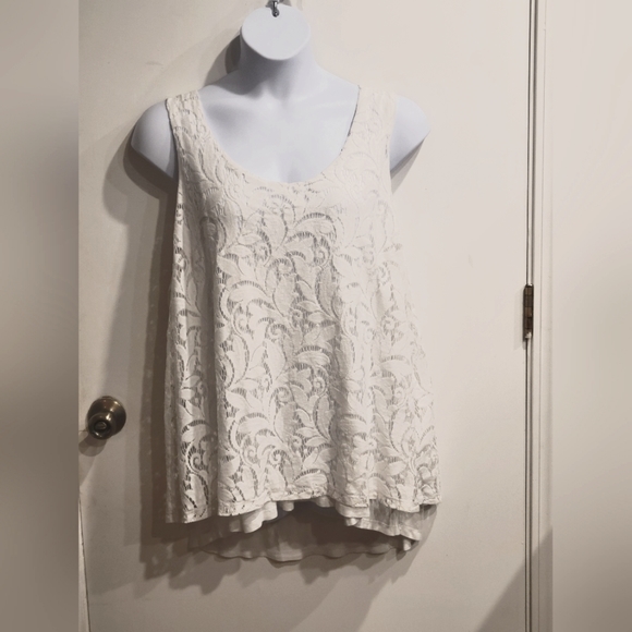 Lace Overlay Tank - Picture 6 of 9
